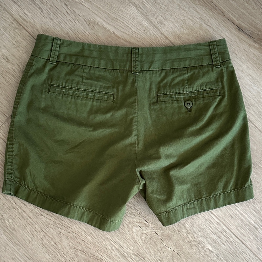 J. Crew Olive Chino Shorts Women’s size 4 - Picture 4 of 5
